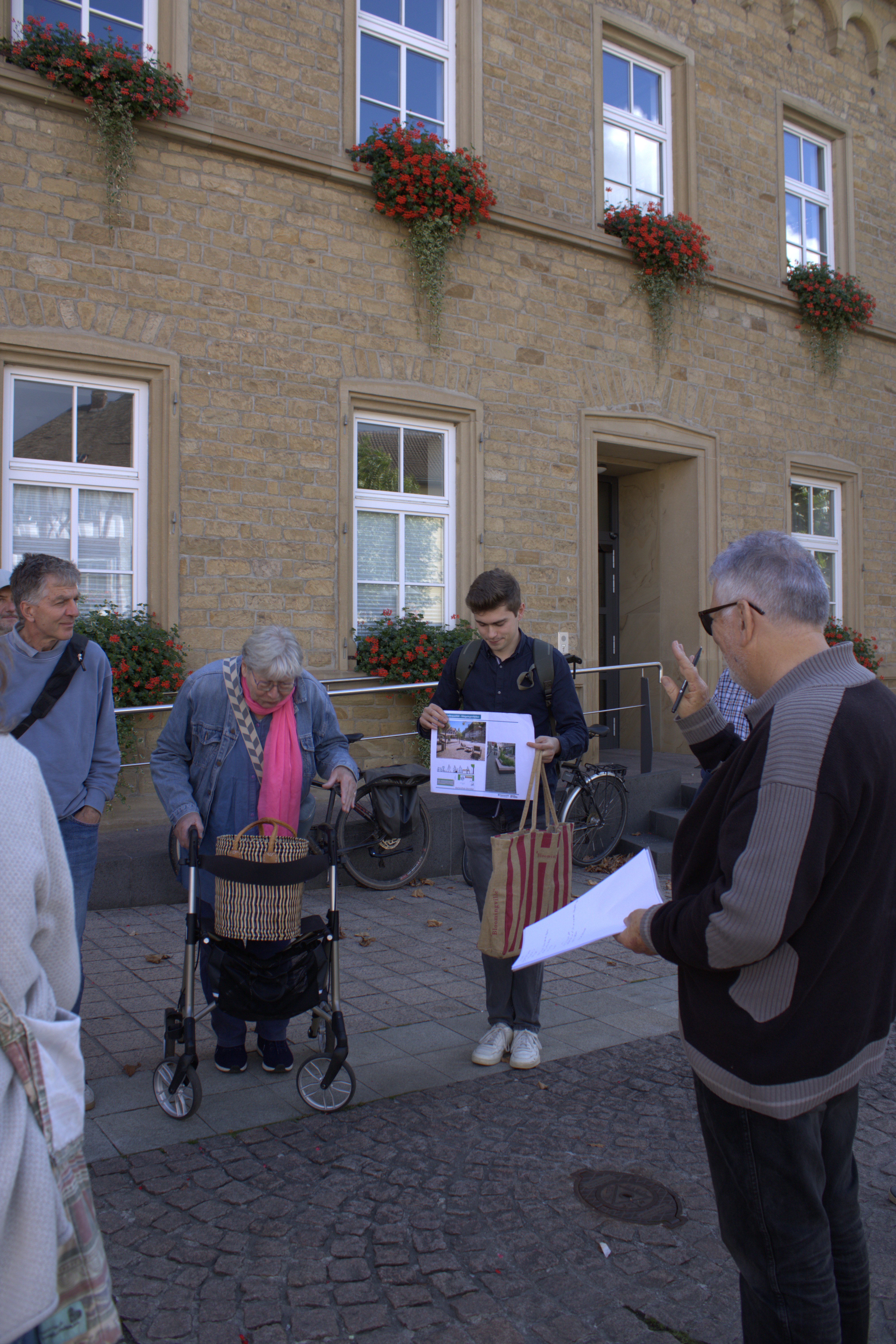 Gehbahnen auf dem Marktplatz-da rollt es sich leichter